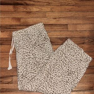 Cute Gilligan & O'Malley Cream and brown Lounge Pants